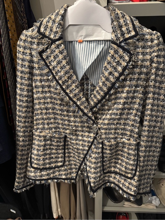 Veronica Beard Jackets & Blazers - Veronica Beard Theron Navy and Cream Tweed Fringe-Trim Blazer